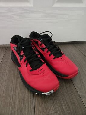 Under Armour Basketball Sneakers Men's 11.5